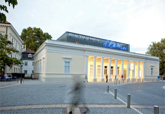 Blick vom Josefsplatz auf Museum