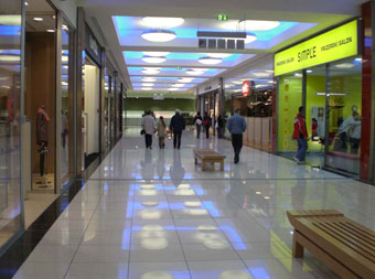 Fotografi av köpcentrets shopping mall