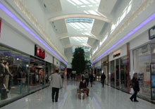 Fotografi av köpcentrets shopping mall