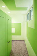 Sanitarije za otroke, oblikovano v zeleni barvi